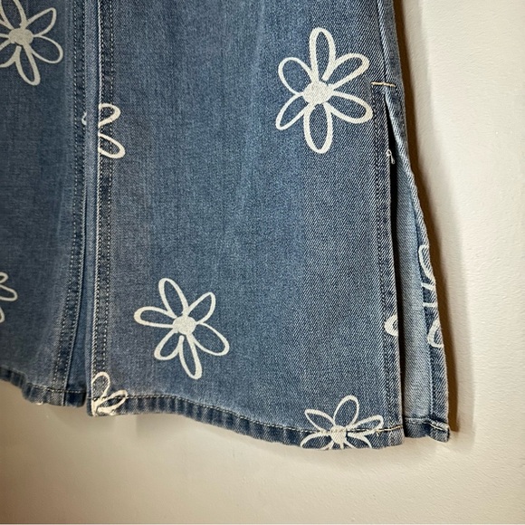 Justice Bleached Daisy Wide Leg Open Flare Denim - Picture 6 of 11